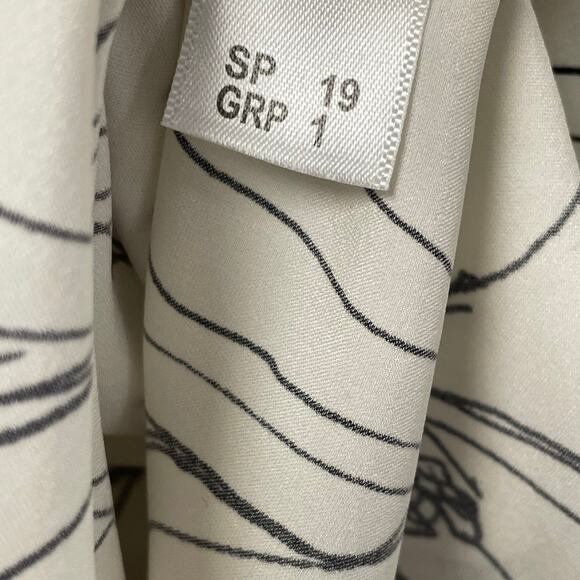 St. John Ivory Black Floral Print Silk Blend Long Sleeve Button Up Womens 18 - Picture 8 of 8